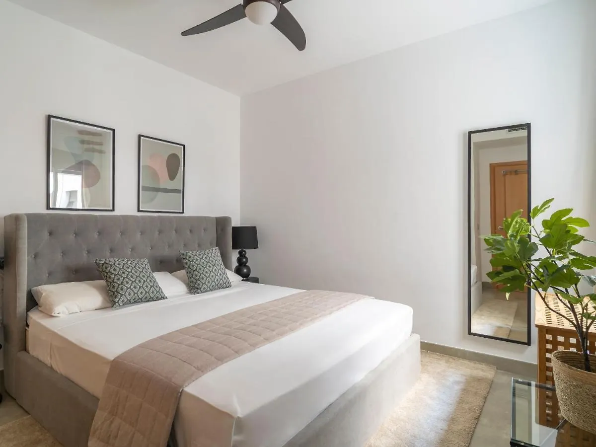 Sanders Uptown - Cute One-Bedroom Apartment Near City Center Malaga 0*,  Spain