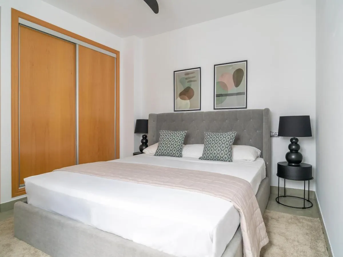Sanders Uptown - Cute One-Bedroom Apartment Near City Center Malaga 0*,  Spain